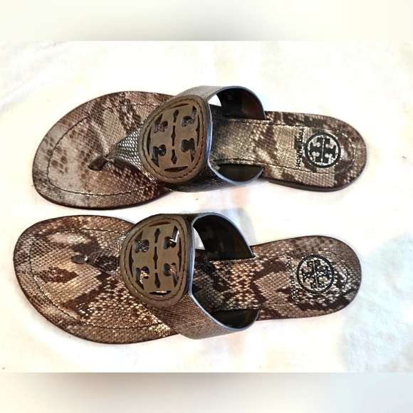 Tory Burch Louisa Flat Thong Metalic Diamond Back Print Leather 5.5. Like new. - Picture 2 of 8